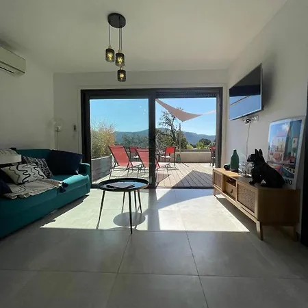 Superbe Sur Le Port, Jacuzzi, Piscine Порто-Веккіо