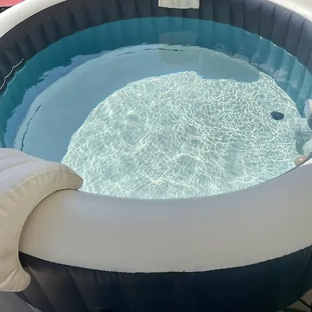 Superbe Sur Le Port, Jacuzzi, Piscine Порто-Веккіо